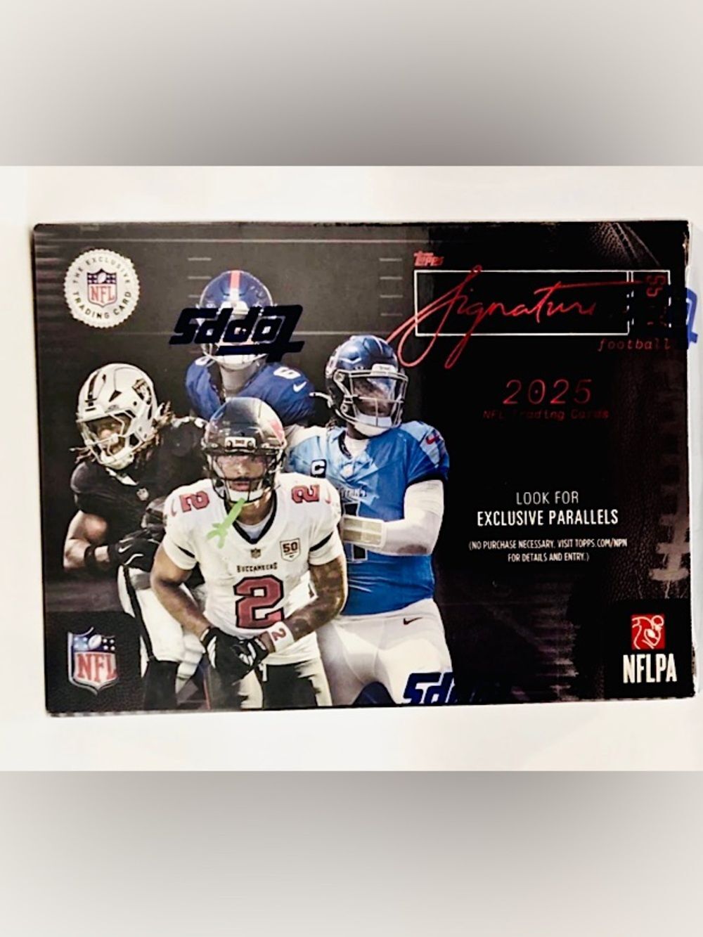 2025 Topps Signature Class Football Value Blaster Factory Sealed Box - Picture 2 of 4